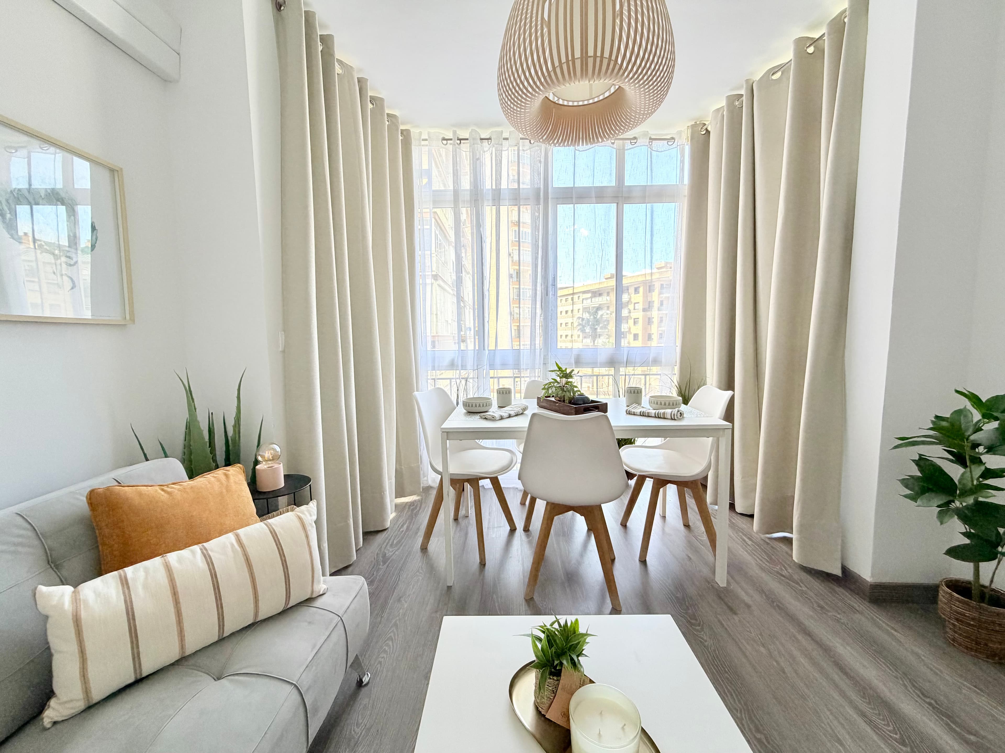 Apartamento recién reformado con A/C y wifi en el centro de Torremolinos